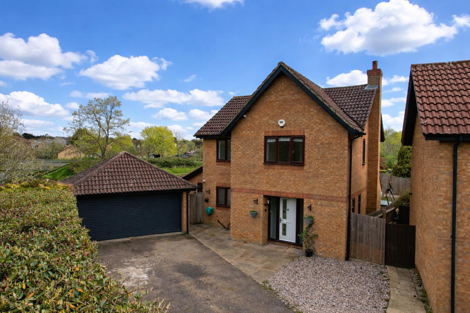 4 bed property in Groomsbridge, Milton Keynes
